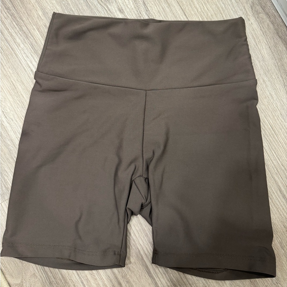 Skatie Bike Shorts in Willow, Size Small
